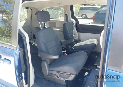 2010 Dodge Grand Caravan Hero z USA, uszkodzony, nr VIN 2D4RN3D1XAR419884